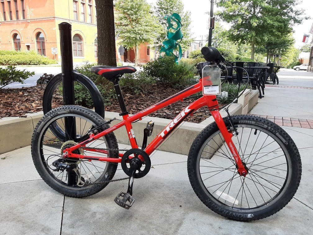 Trek 20" Geared Red/Wht