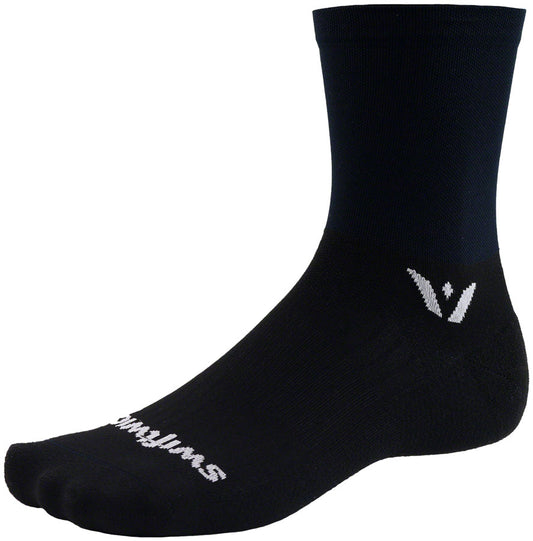 Swiftwick Aspire Mid Crew Socks - 5" Black Medium